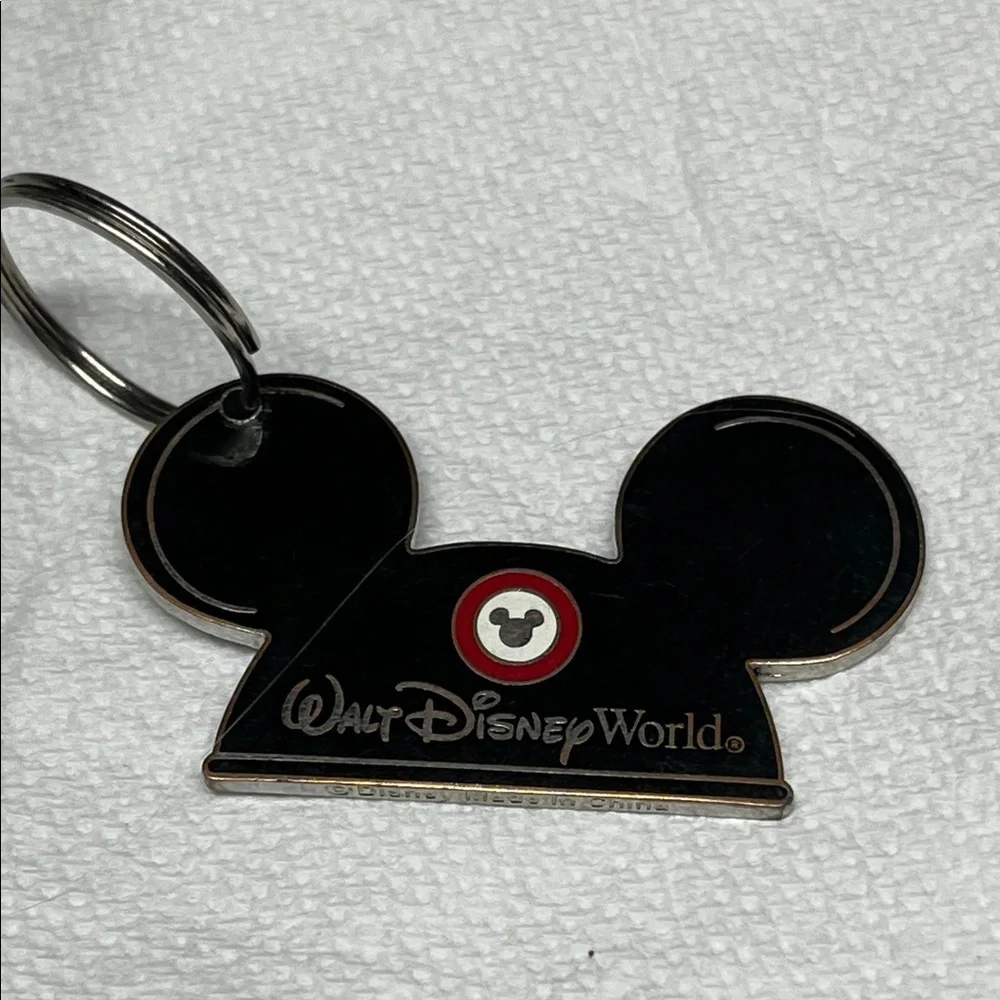Disney Parks #1 Aunt Mickey mouse keychain Walt Disney World Collectable